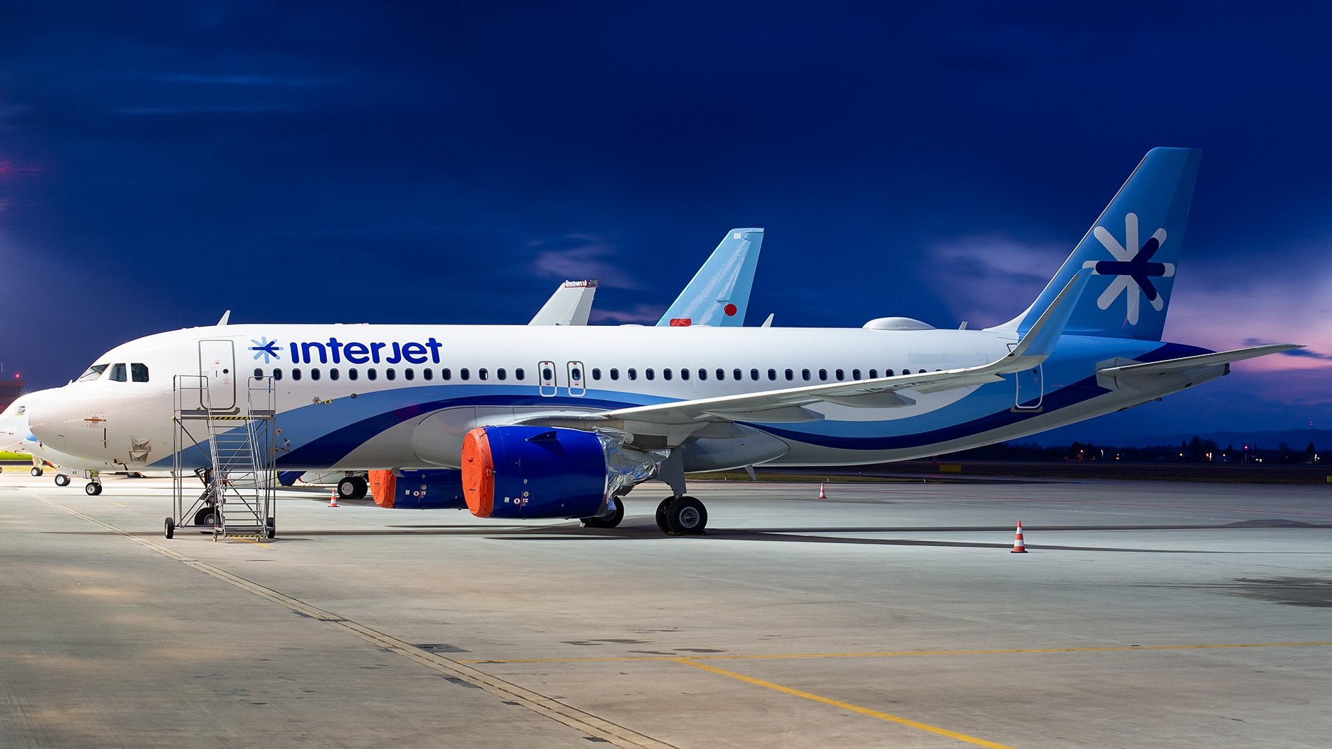 FIRST AIRBUS A320NEO IN MAINTENANCE